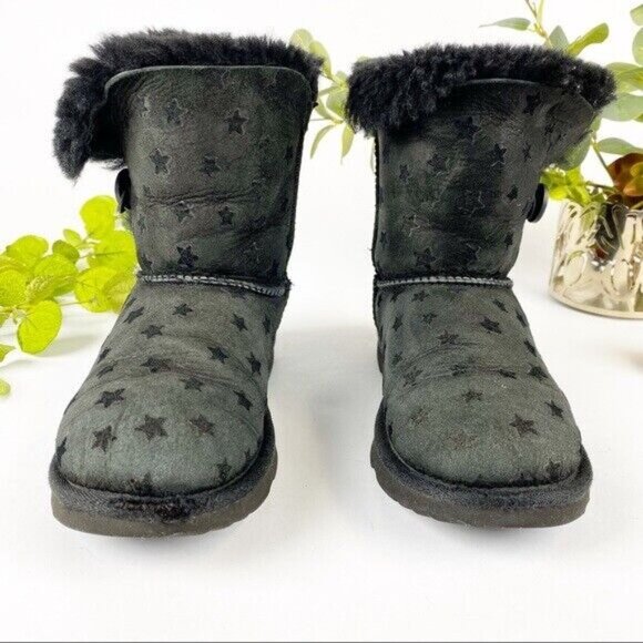 UGG Other - UGG Girls Bailey Button Boot Size 4 Start Print Black Suede Shearling Sherpa